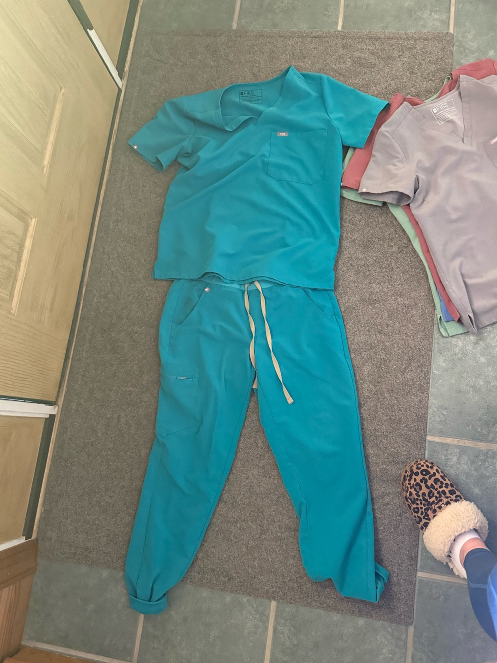 FIGS Teal scrub set